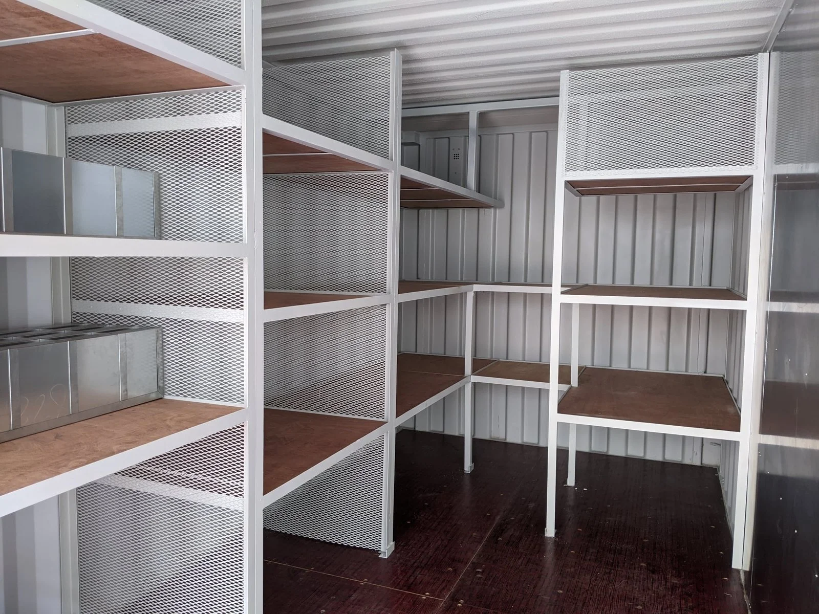 20Ft Workshop Containers With Shelves – Built for Durability and Performance