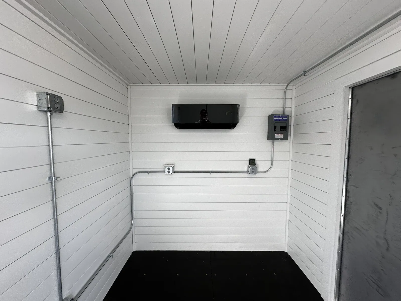 20ft 20’ Slate Gray Shiplap 120V Shipping Container Office Mini Split
