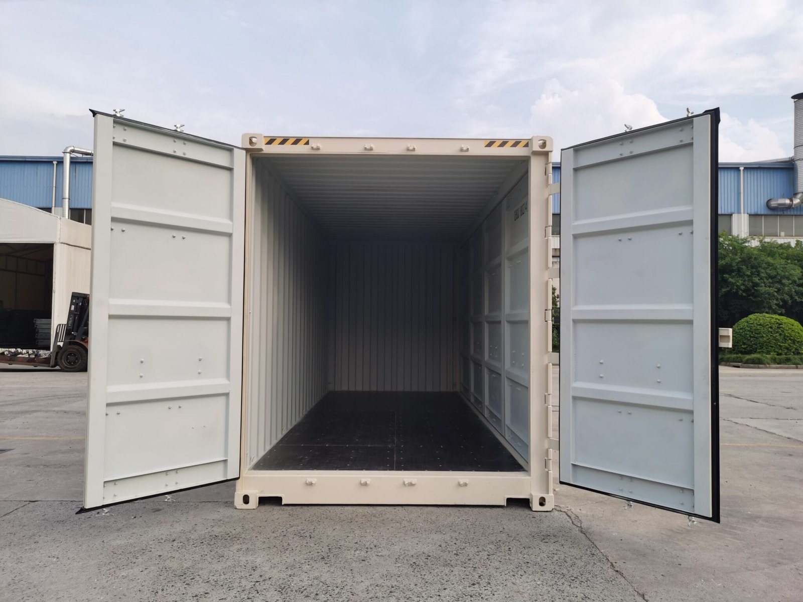The same 20ft high cube container with both cargo doors swung fully open, showing the clear door aperture