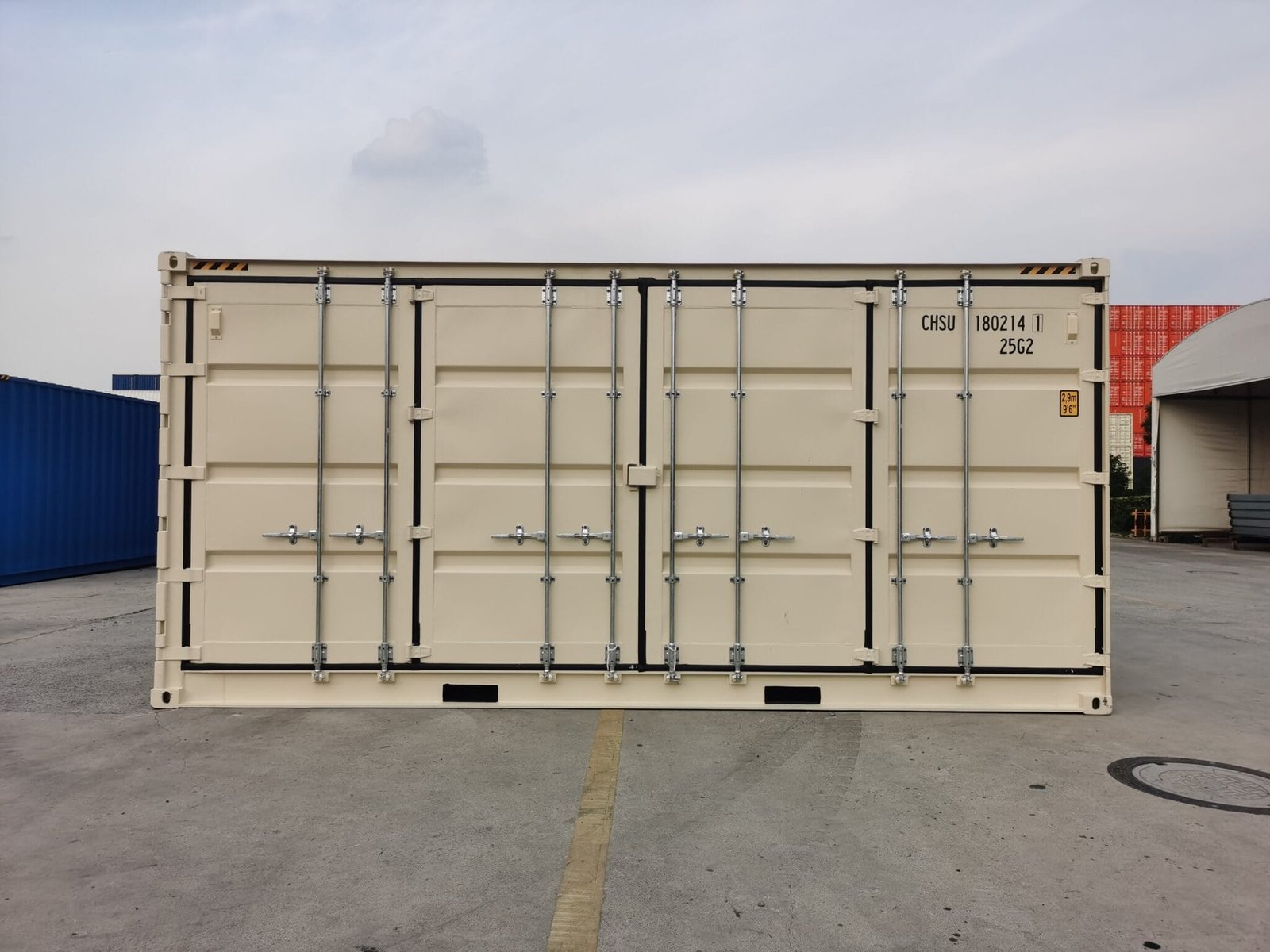 Side elevation of the 20ft high cube open side container with the full-length side closed