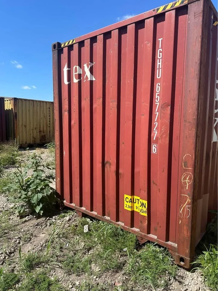 40 High Cube Shipping Container – Solid & Spacious!