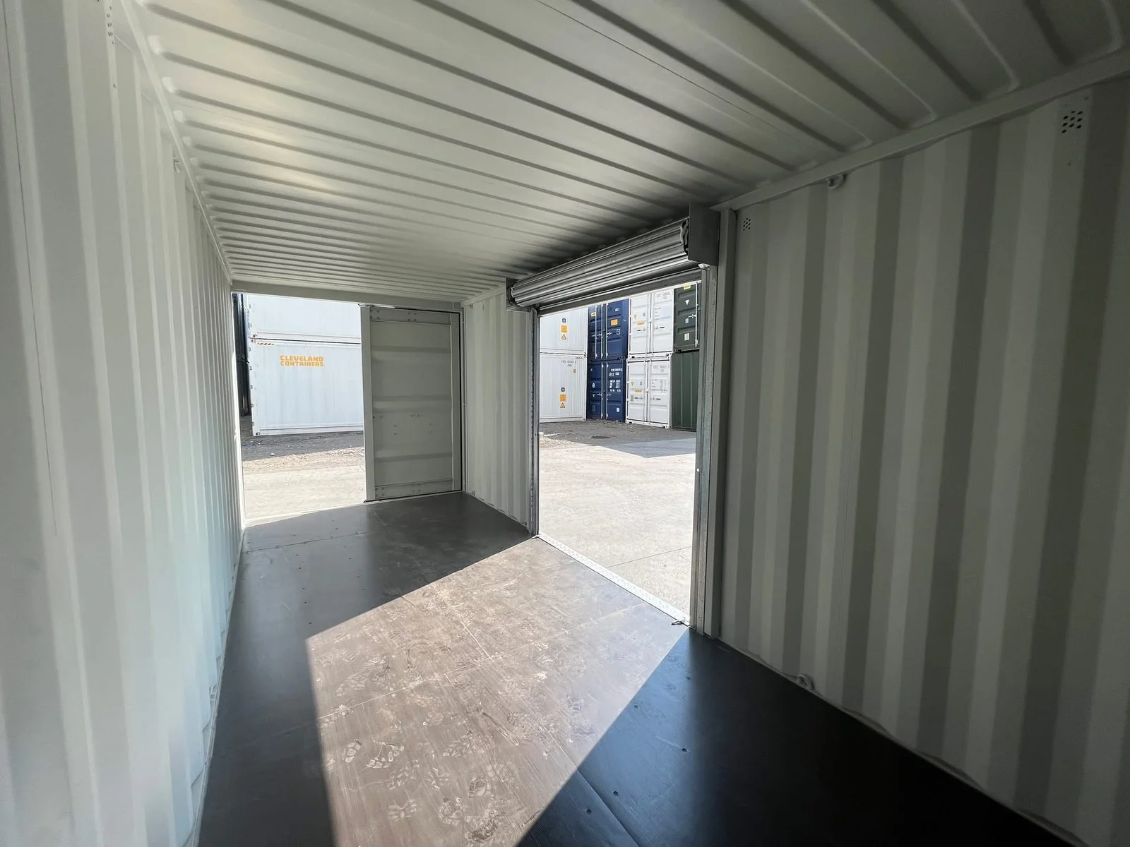 20ft Custom Shipping Container – Roller Shutter RAL 7035 Respray
