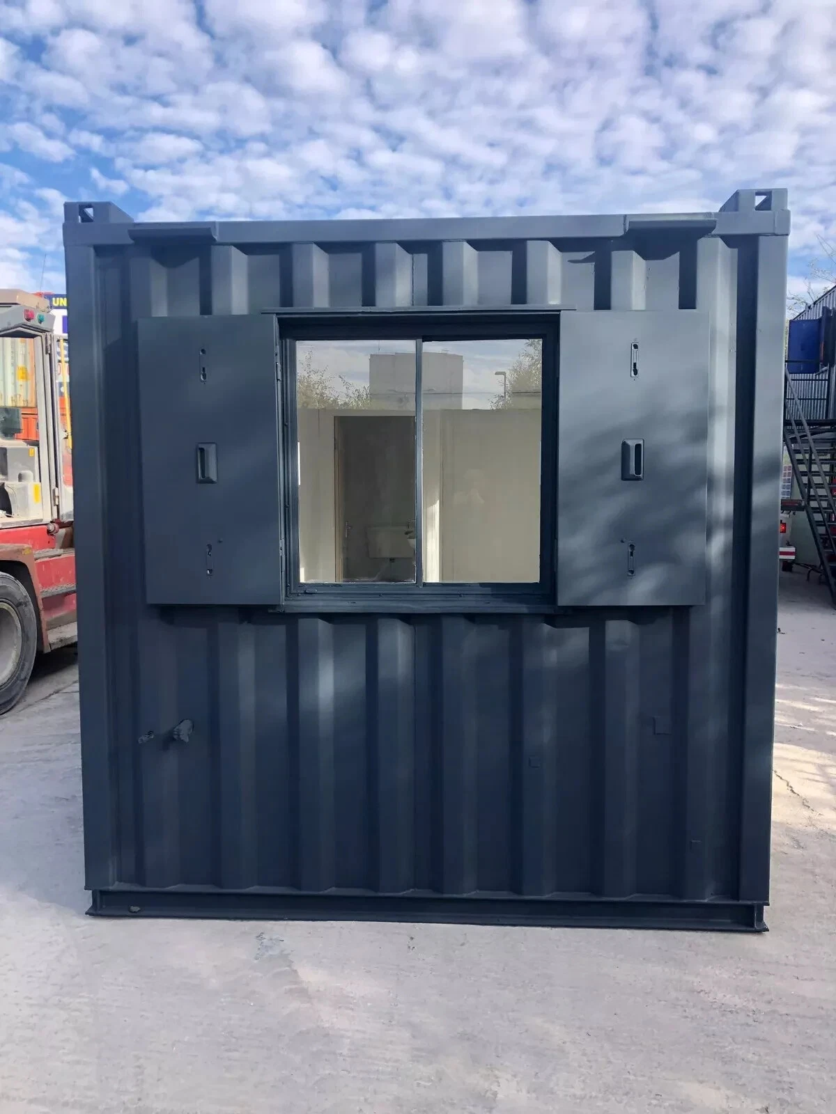 20FT X 8FT Office/Canteen/Toilet Anti Vandal/ Shipping Container