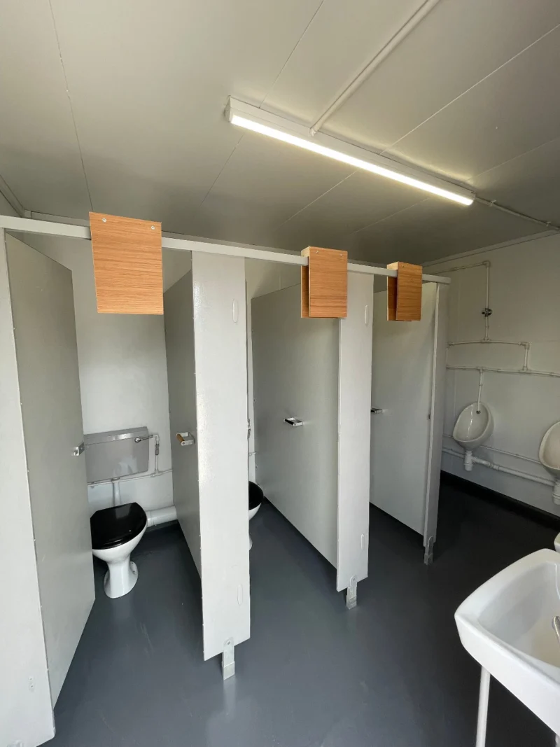 16ft x 9ft 3 + 1 toilet block