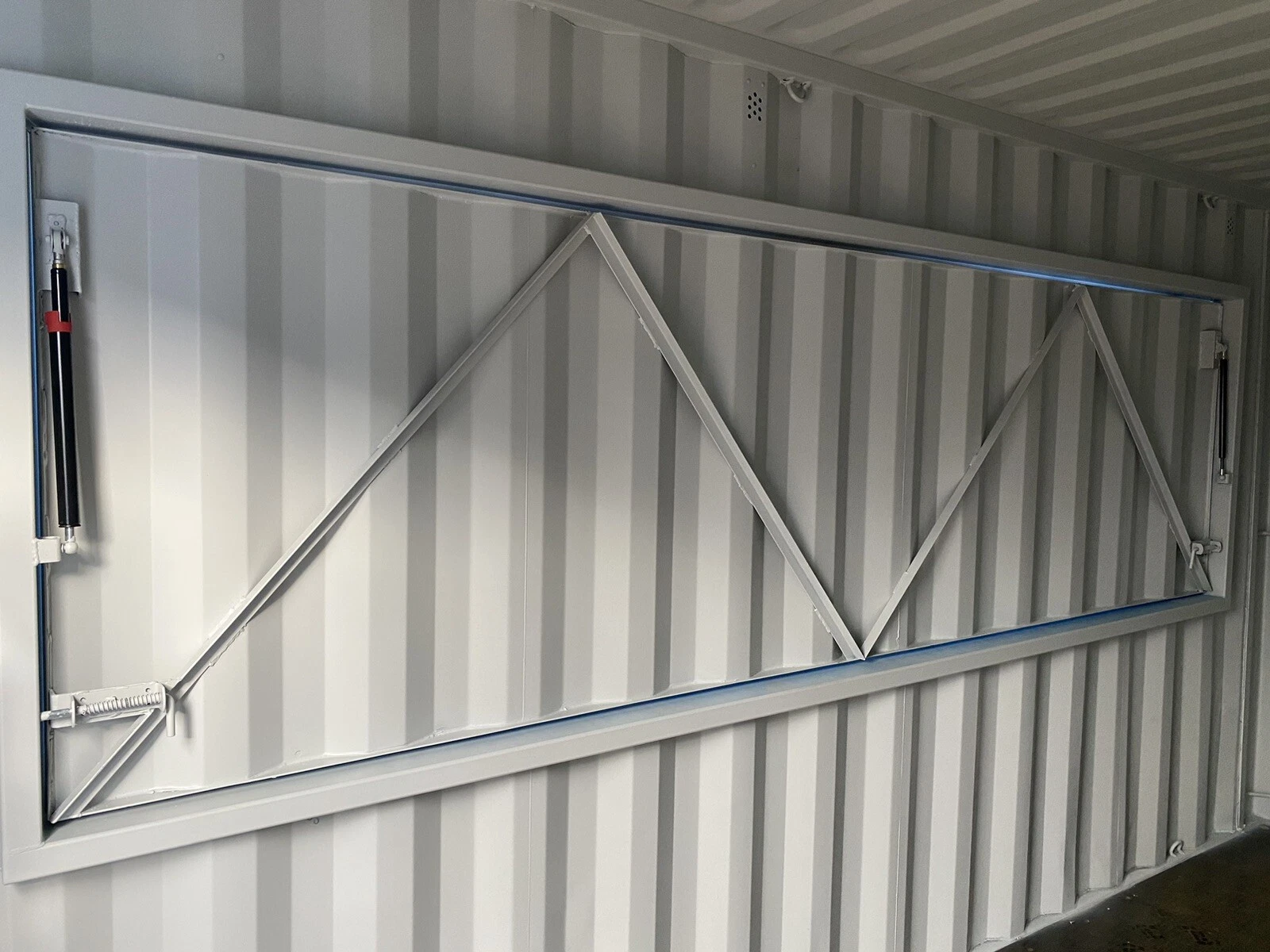 15ft Shipping ContainerBar/Kiosk/Stall/Pod