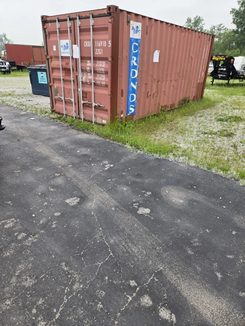 Durable and Affordable 20′ Storage Containers / Storage Pods